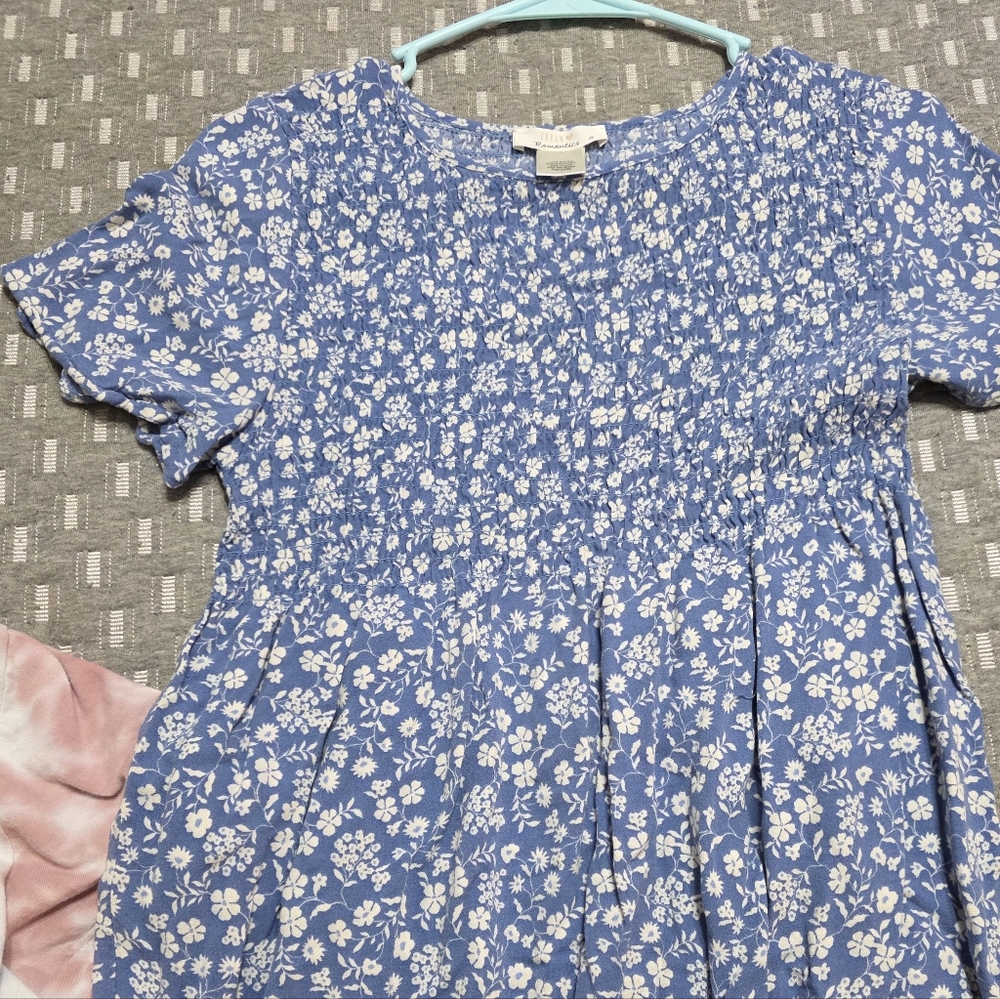 URBAN Romantics Blue and White Floral Blouse